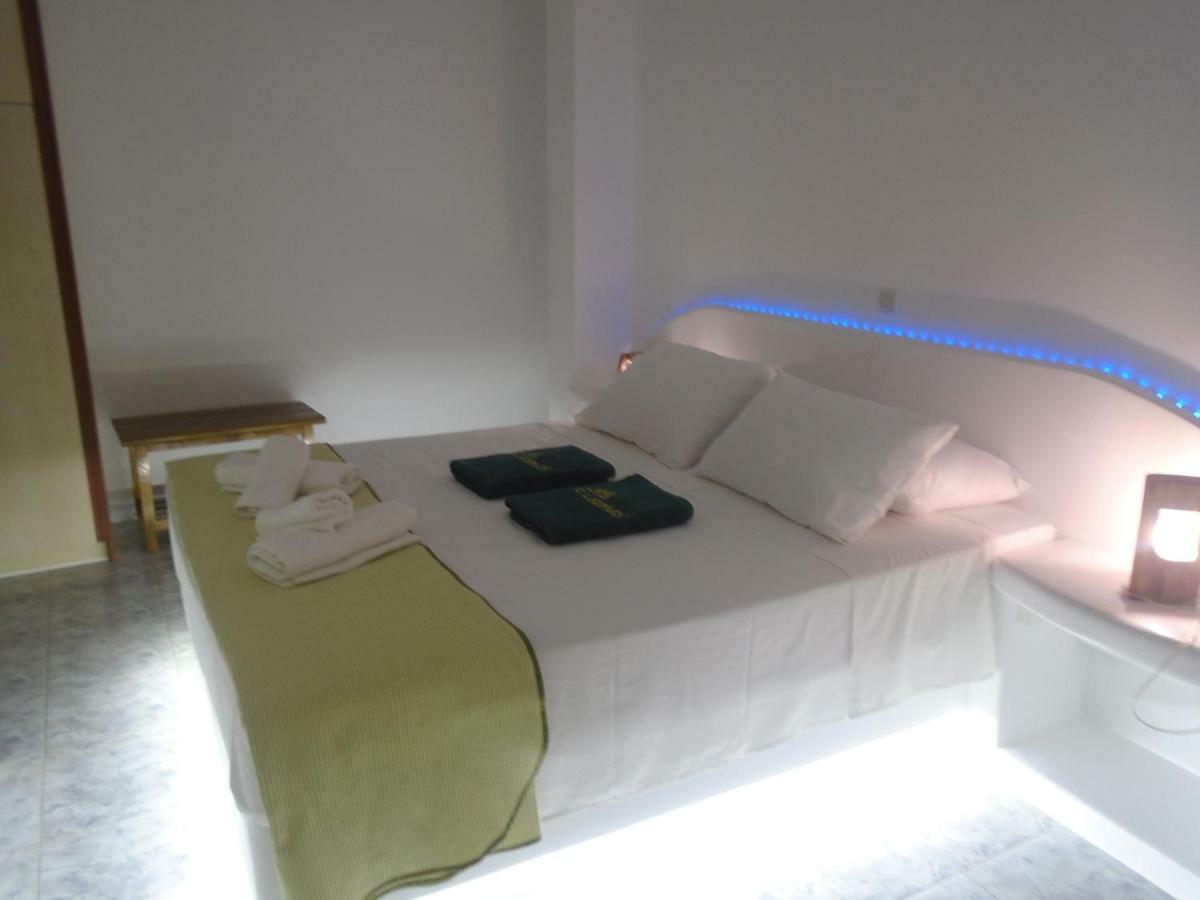 Leros Eleonas Apartments アリンダ エクステリア 写真